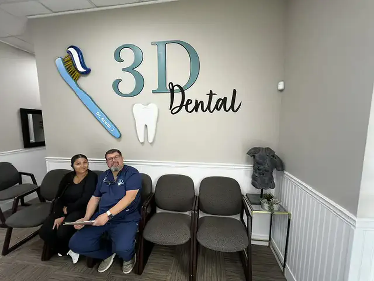 Dr. Eran Arvilli with a member of the 3D Dental team